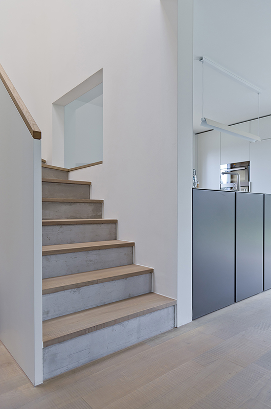 EFH Vorort von Bern: Treppenhaus